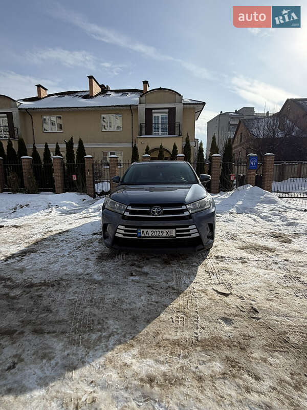 Позашляховик / Кросовер Toyota Highlander 2018 в Києві