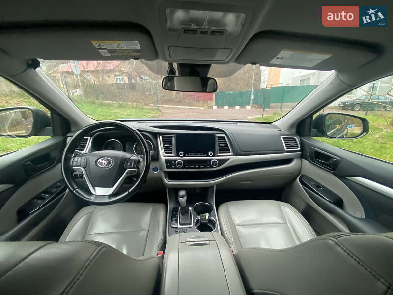 Позашляховик / Кросовер Toyota Highlander 2018 в Києві