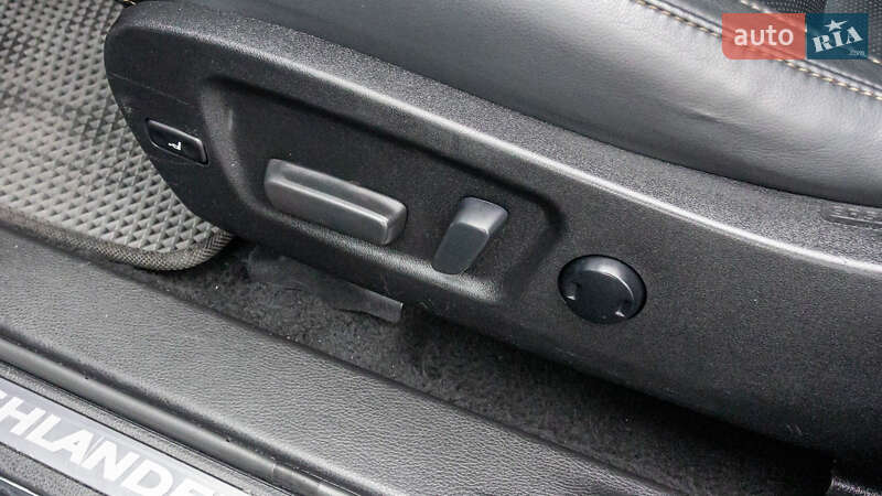 Внедорожник / Кроссовер Toyota Highlander 2019 в Днепре