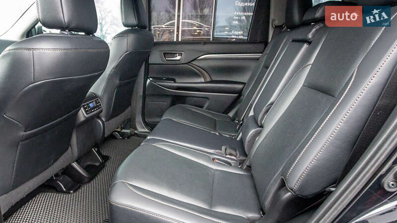 Внедорожник / Кроссовер Toyota Highlander 2019 в Днепре