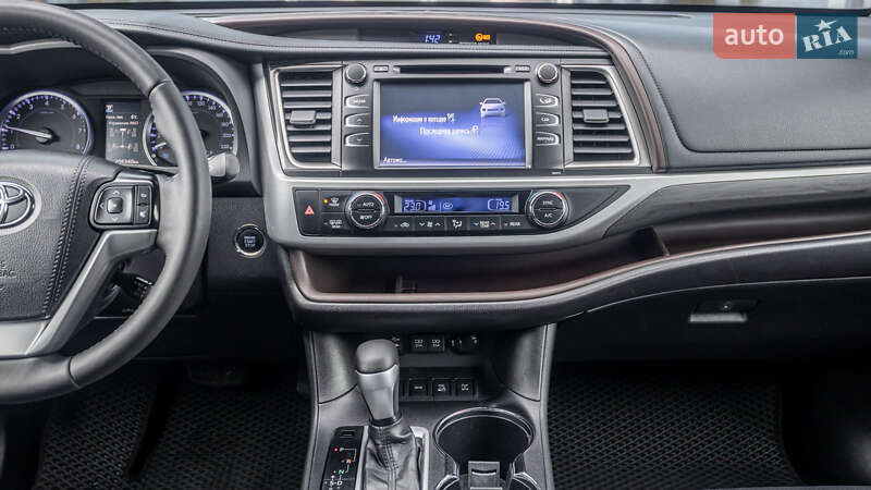 Внедорожник / Кроссовер Toyota Highlander 2019 в Днепре