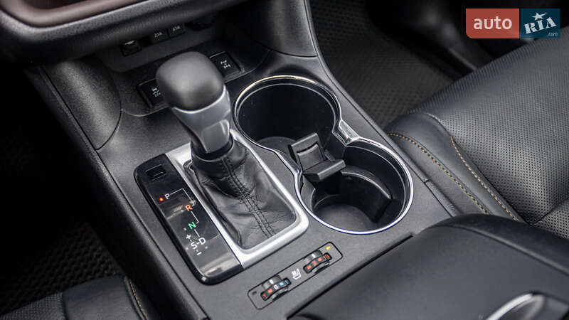 Внедорожник / Кроссовер Toyota Highlander 2019 в Днепре