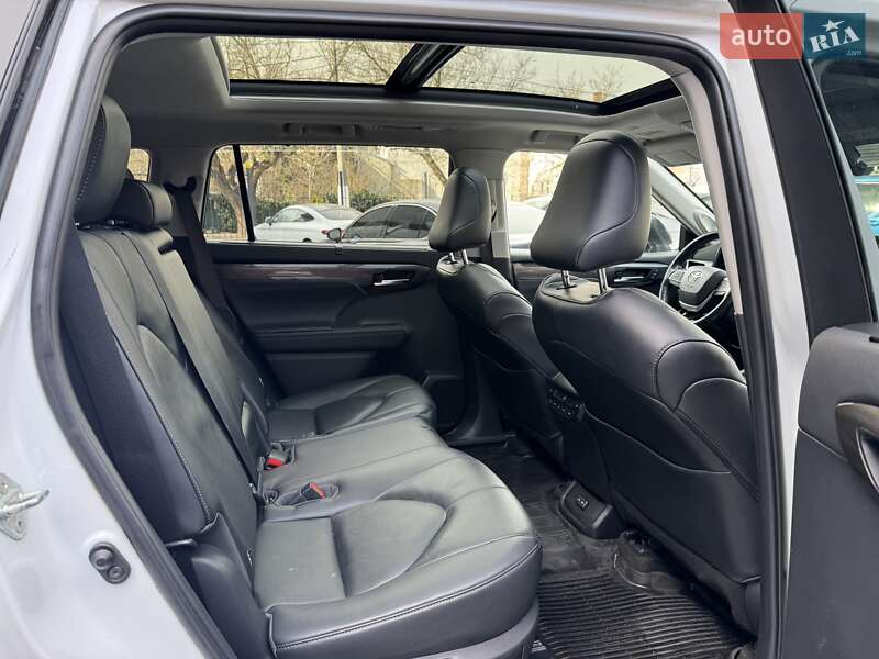 Позашляховик / Кросовер Toyota Highlander 2023 в Одесі фото 13 Позашляховик / Кросовер Toyota Highlander 2023 в Одесі