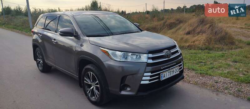 Позашляховик / Кросовер Toyota Highlander 2017 в Києві