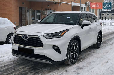 Позашляховик / Кросовер Toyota Highlander 2022 в Києві