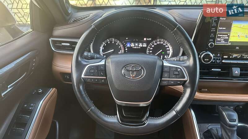 Позашляховик / Кросовер Toyota Highlander 2022 в Києві