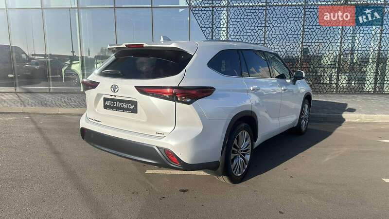 Позашляховик / Кросовер Toyota Highlander 2022 в Києві