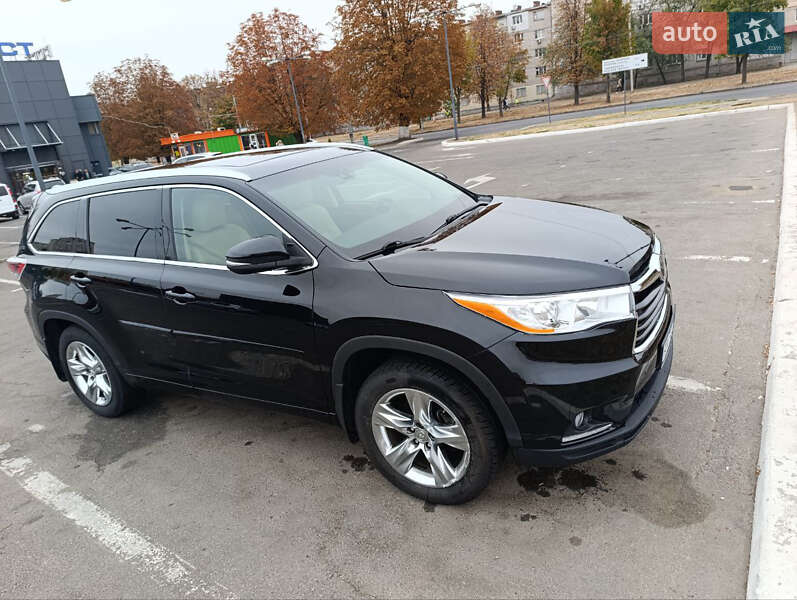 Внедорожник / Кроссовер Toyota Highlander 2015 в Харькове