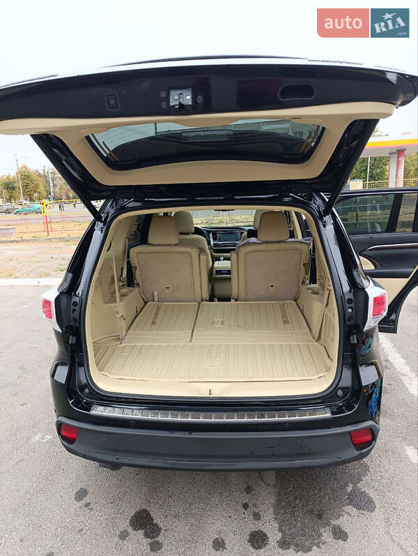 Внедорожник / Кроссовер Toyota Highlander 2015 в Харькове