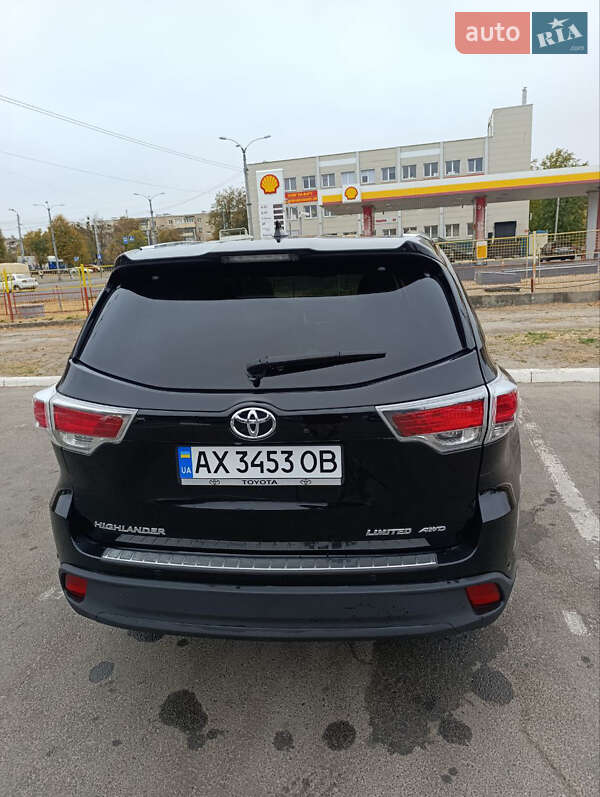Внедорожник / Кроссовер Toyota Highlander 2015 в Харькове
