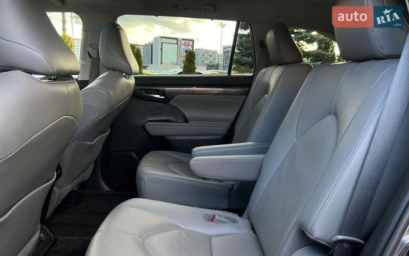 Внедорожник / Кроссовер Toyota Highlander 2020 в Львове