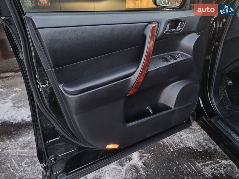 Внедорожник / Кроссовер Toyota Highlander 2013 в Виннице