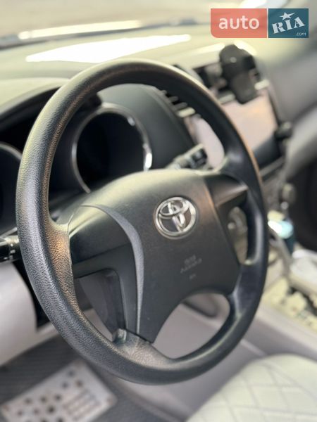 Позашляховик / Кросовер Toyota Highlander 2008 в Києві