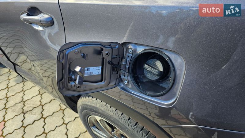 Позашляховик / Кросовер Toyota Highlander 2016 в Житомирі