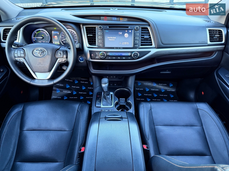 Внедорожник / Кроссовер Toyota Highlander 2018 в Ровно
