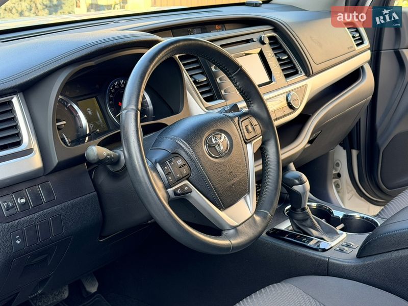 Внедорожник / Кроссовер Toyota Highlander 2014 в Одессе