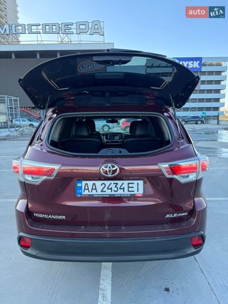 Внедорожник / Кроссовер Toyota Highlander 2016 в Киеве