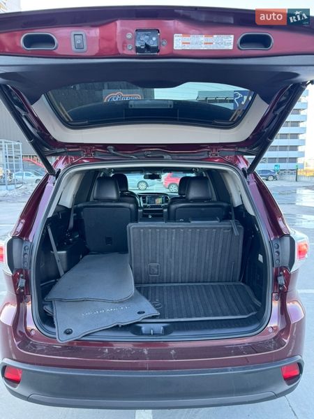 Внедорожник / Кроссовер Toyota Highlander 2016 в Киеве