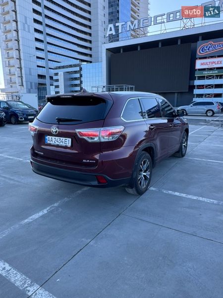 Внедорожник / Кроссовер Toyota Highlander 2016 в Киеве