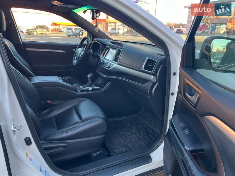 Внедорожник / Кроссовер Toyota Highlander 2014 в Киеве