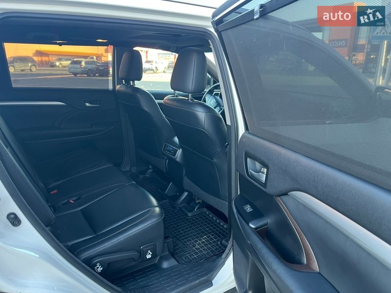 Внедорожник / Кроссовер Toyota Highlander 2014 в Киеве