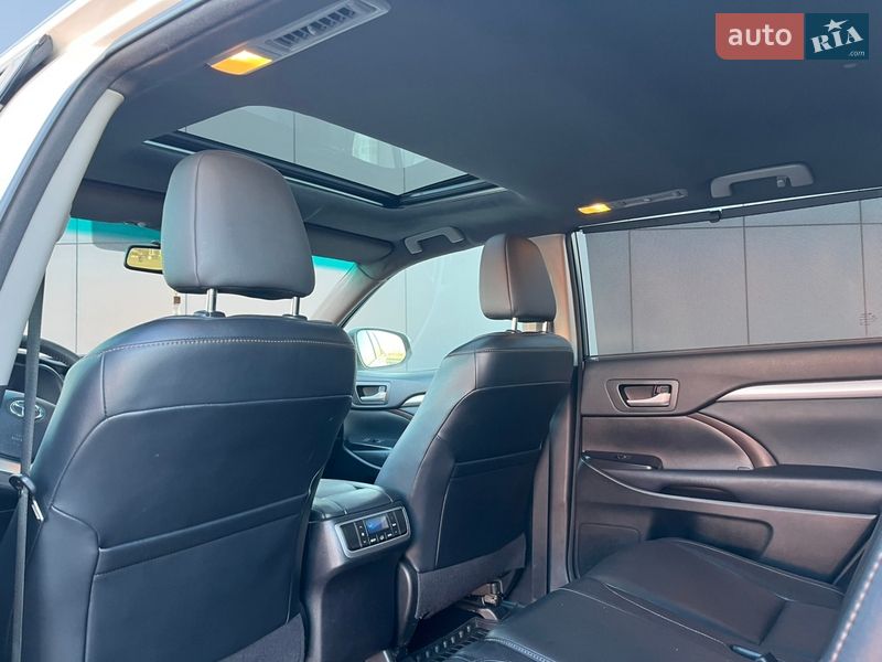Внедорожник / Кроссовер Toyota Highlander 2014 в Киеве