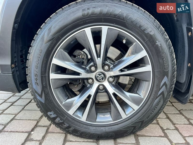 Внедорожник / Кроссовер Toyota Highlander 2016 в Николаеве