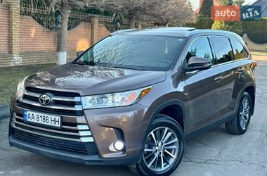 Внедорожник / Кроссовер Toyota Highlander 2019 в Киеве