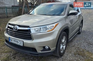 Внедорожник / Кроссовер Toyota Highlander 2016 в Ровно