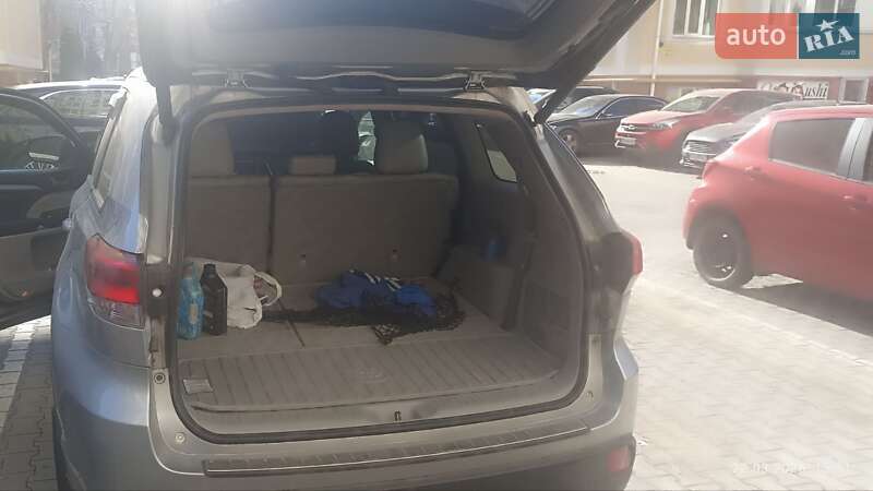 Позашляховик / Кросовер Toyota Highlander 2018 в Києві