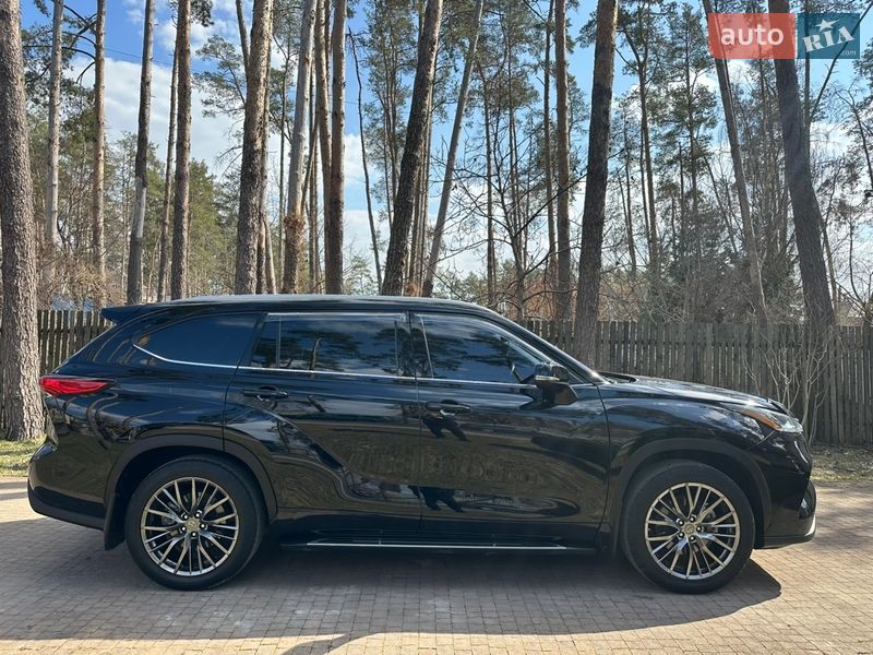 Позашляховик / Кросовер Toyota Highlander 2020 в Києві