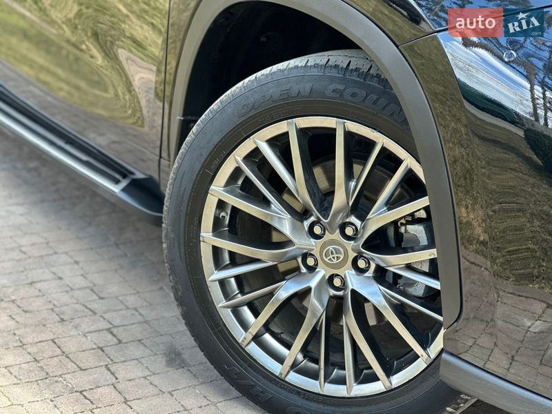 Позашляховик / Кросовер Toyota Highlander 2020 в Києві