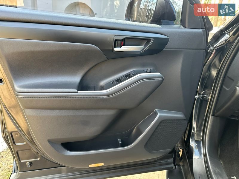 Позашляховик / Кросовер Toyota Highlander 2020 в Києві