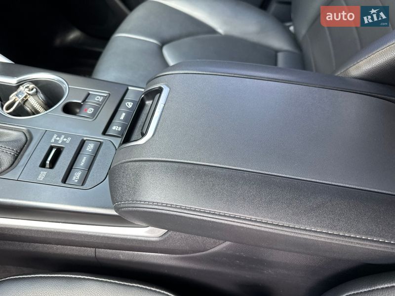 Позашляховик / Кросовер Toyota Highlander 2020 в Києві