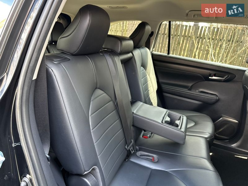 Позашляховик / Кросовер Toyota Highlander 2020 в Києві