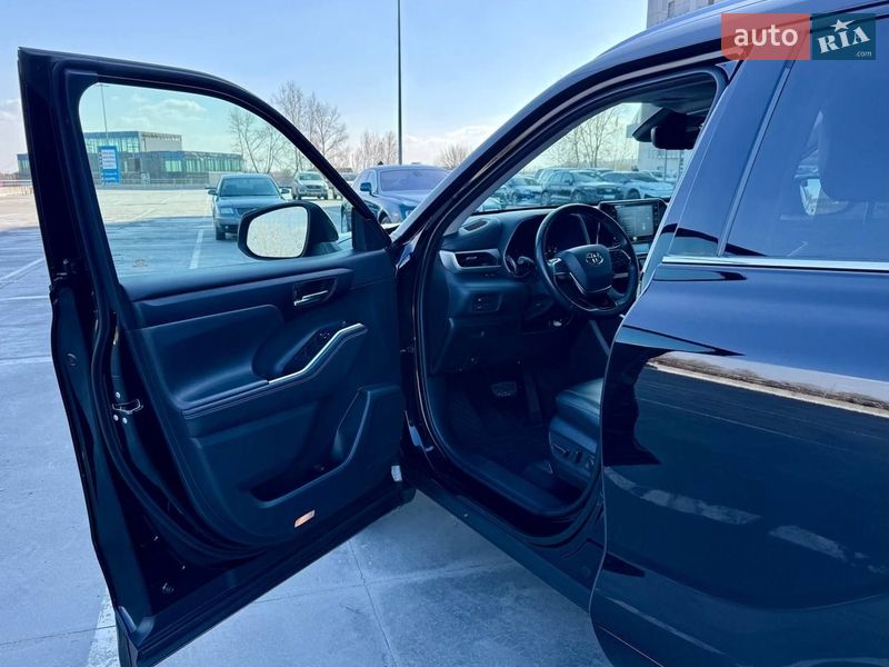 Внедорожник / Кроссовер Toyota Highlander 2020 в Киеве