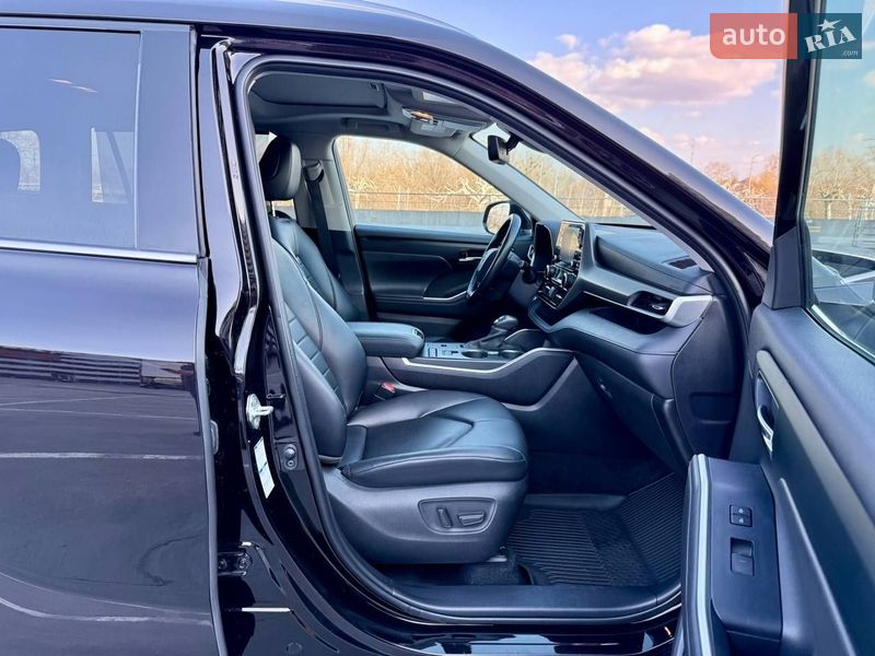 Внедорожник / Кроссовер Toyota Highlander 2020 в Киеве