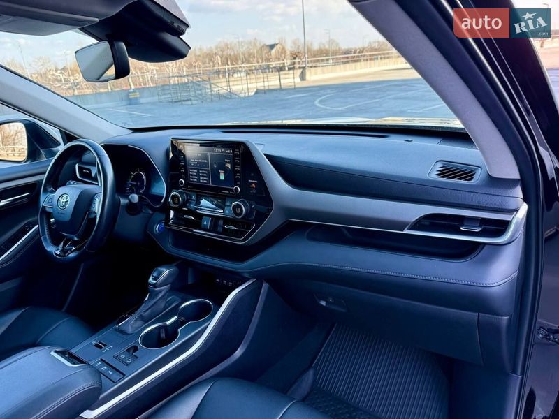 Внедорожник / Кроссовер Toyota Highlander 2020 в Киеве