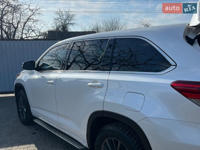 Позашляховик / Кросовер Toyota Highlander 2017 в Ніжині