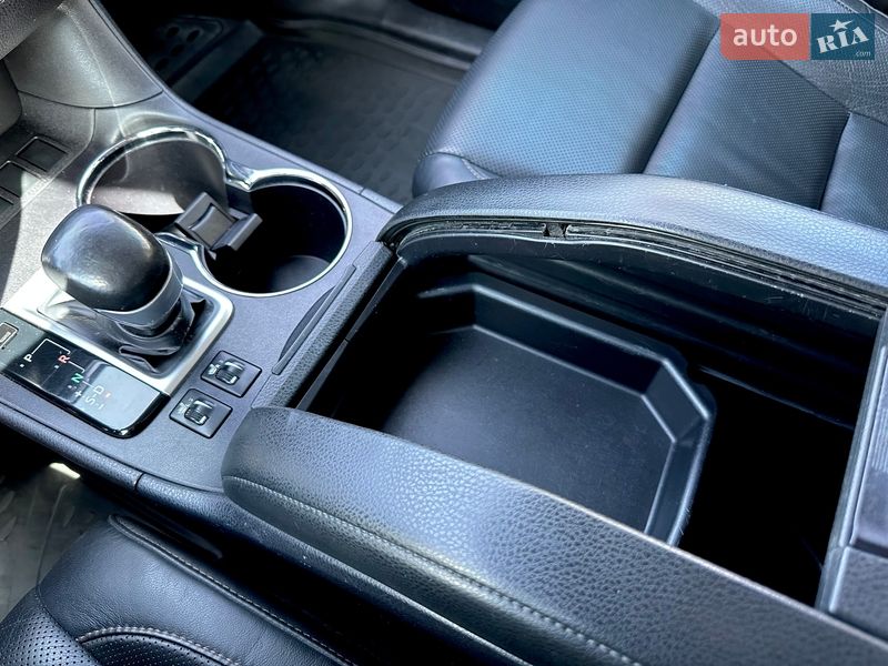 Позашляховик / Кросовер Toyota Highlander 2015 в Харкові