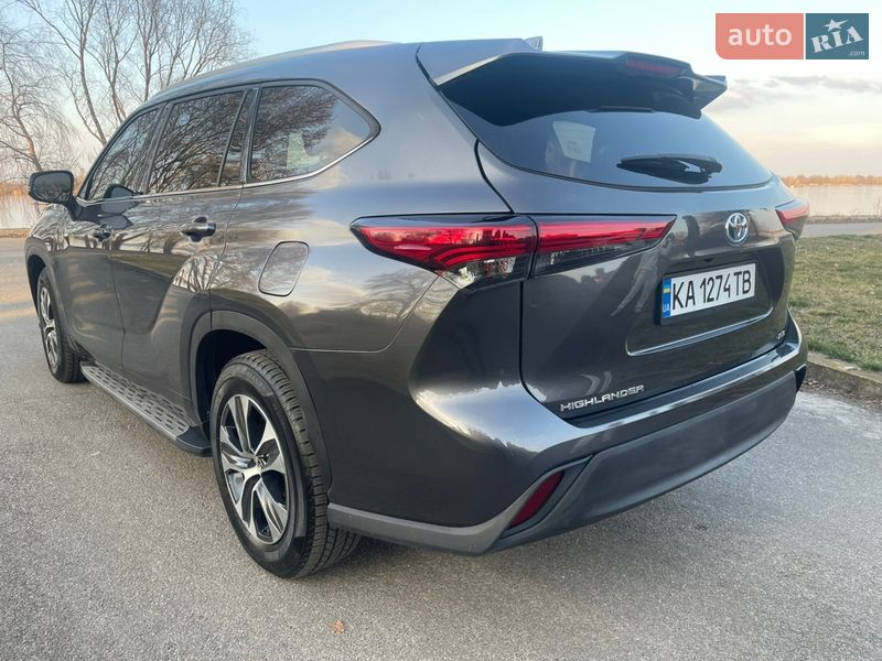 Позашляховик / Кросовер Toyota Highlander 2022 в Києві