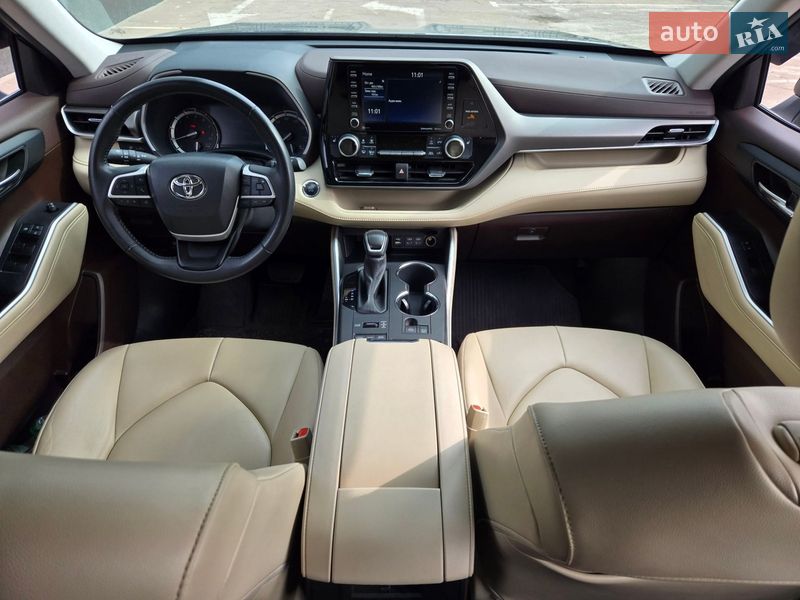 Внедорожник / Кроссовер Toyota Highlander 2022 в Киеве