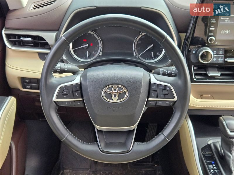 Внедорожник / Кроссовер Toyota Highlander 2022 в Киеве