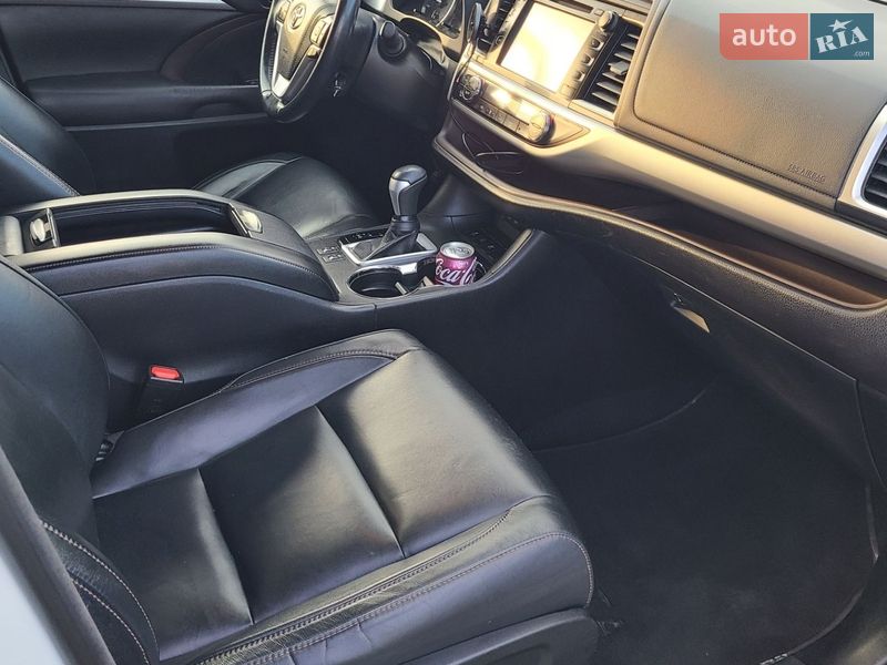 Внедорожник / Кроссовер Toyota Highlander 2018 в Киеве фото 30 Внедорожник / Кроссовер Toyota Highlander 2018 в Киеве
