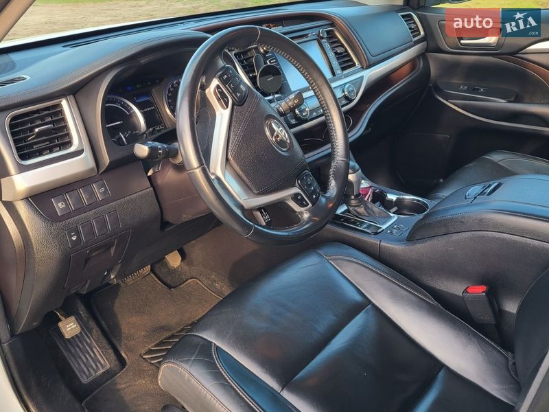 Внедорожник / Кроссовер Toyota Highlander 2018 в Киеве фото 28 Внедорожник / Кроссовер Toyota Highlander 2018 в Киеве