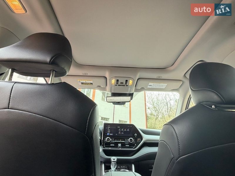 Внедорожник / Кроссовер Toyota Highlander 2025 в Львове
