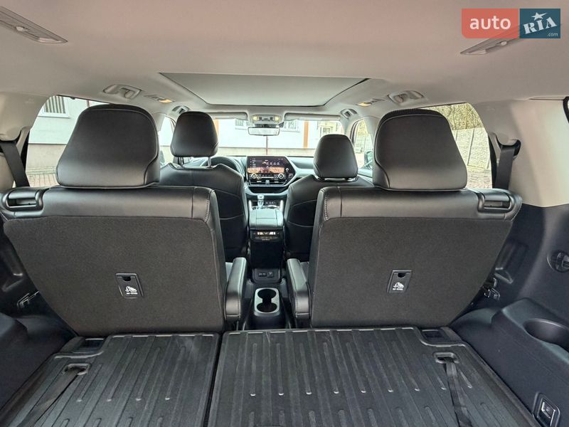 Внедорожник / Кроссовер Toyota Highlander 2025 в Львове