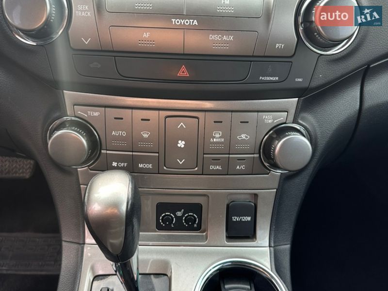 Внедорожник / Кроссовер Toyota Highlander 2011 в Луцке