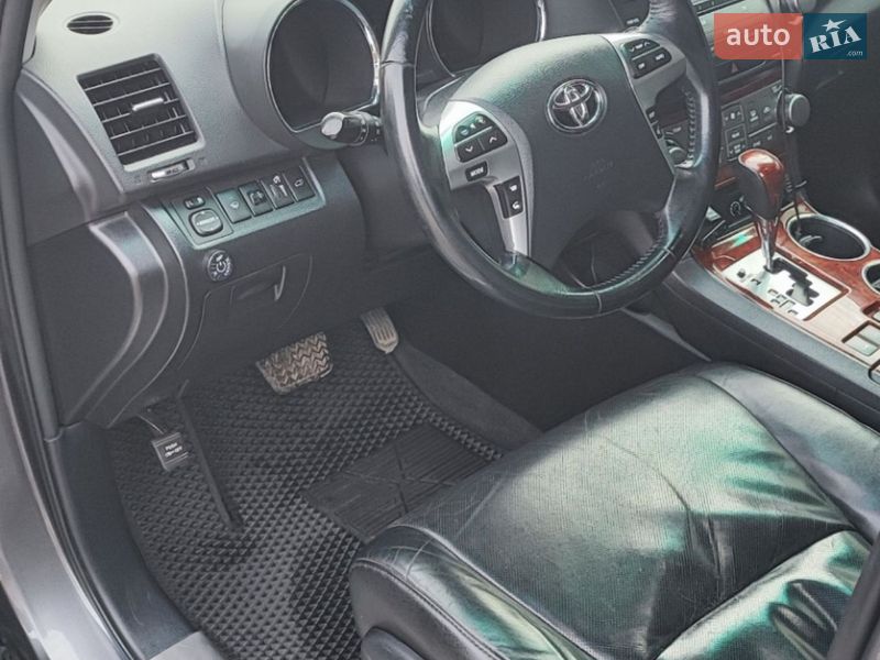 Позашляховик / Кросовер Toyota Highlander 2011 в Кам'янець-Подільському