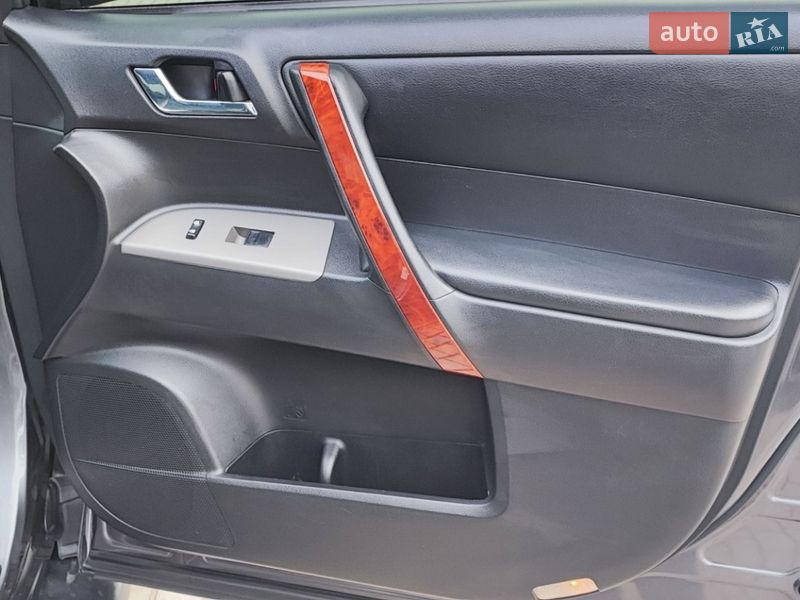 Позашляховик / Кросовер Toyota Highlander 2011 в Кам'янець-Подільському
